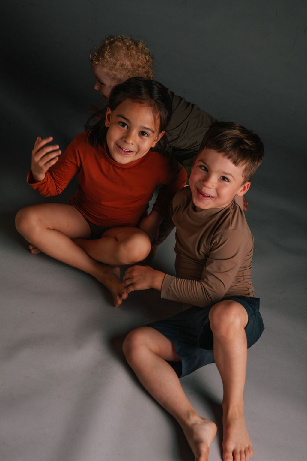KIDS SUN TEE Nachhaltiges Kinder UV Shirt Rashguard in Terracotta mit UPF 50+